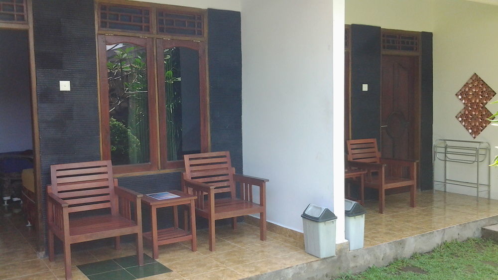 Family Garden Homestay Mangsit Exterior photo