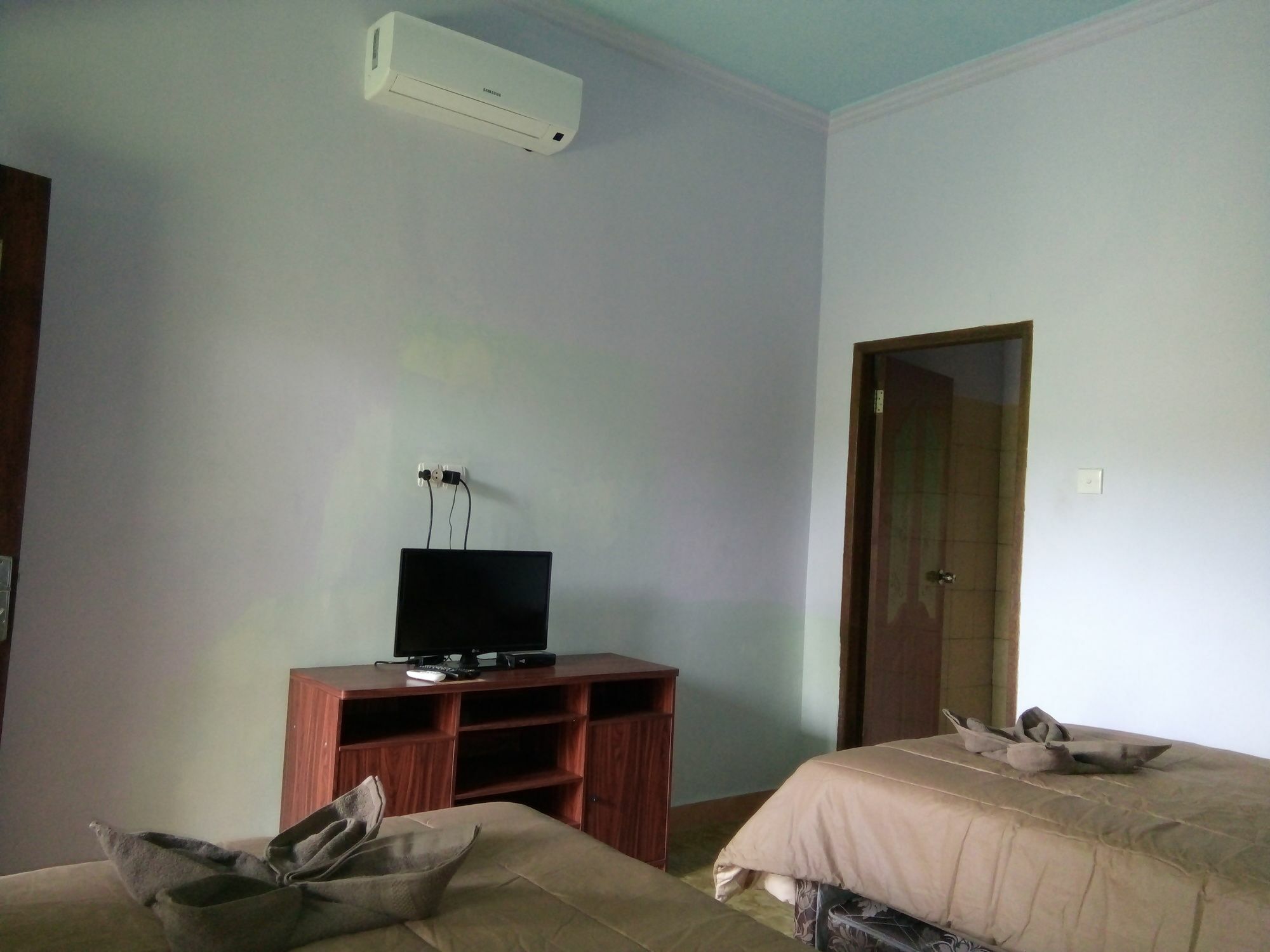 Family Garden Homestay Mangsit Exterior photo